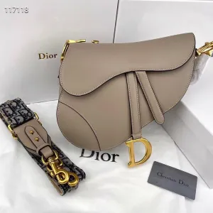 Luxury Handbags for Fashion Enthusiasts - DOR - 6158